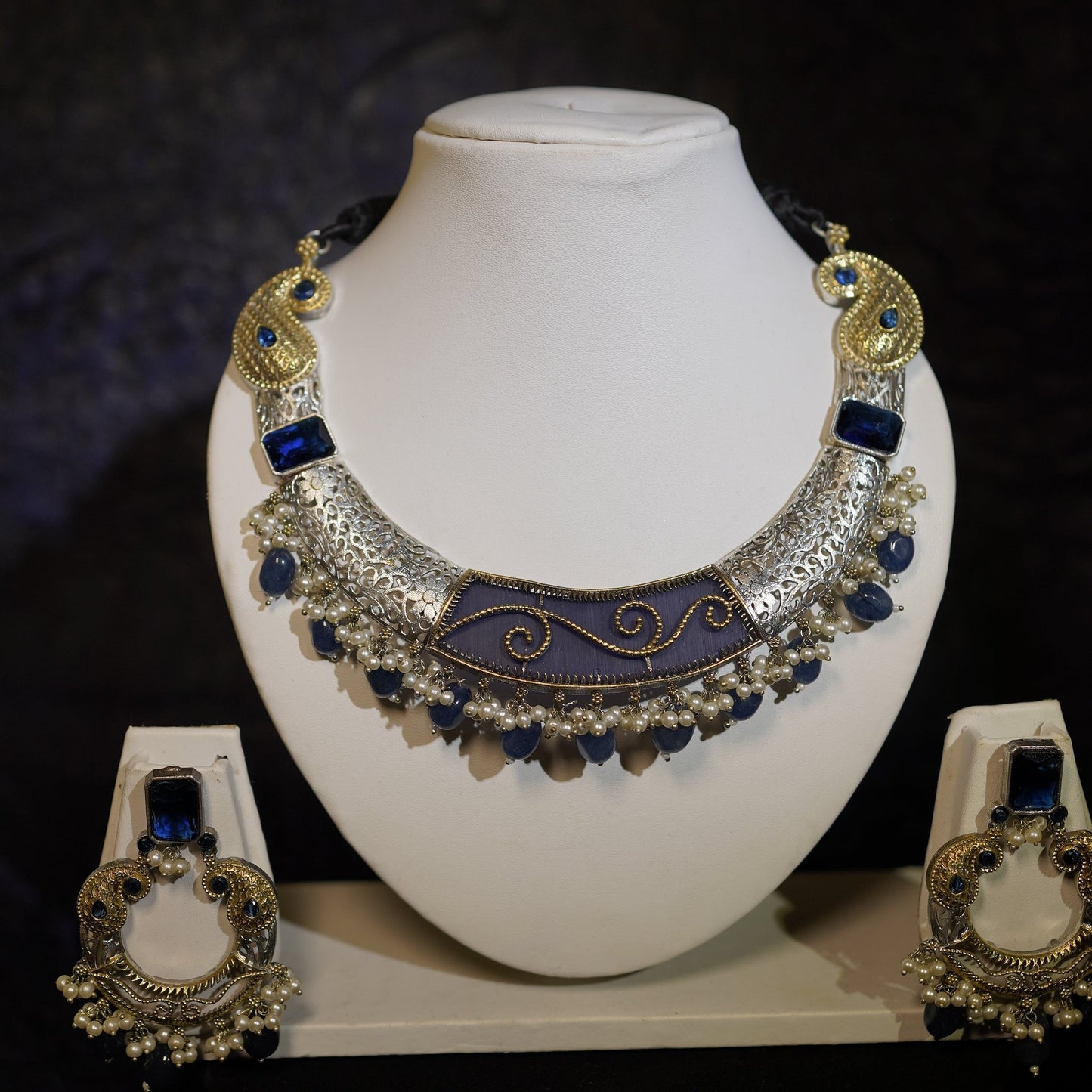 TIRAHH Hasli Style Necklace Set | The Contrasting Elegance